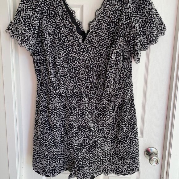 Navy & White Embroidered Short-Sleeve Romper With Scalloped V-Neckline & Elastic - Picture 2 of 8